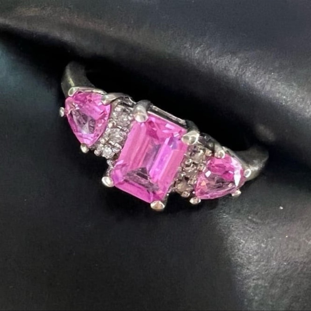 Vintage Genuine Diamonds Pink Sapphire Ring Size is about a 5. See photos - Picture 13 of 13